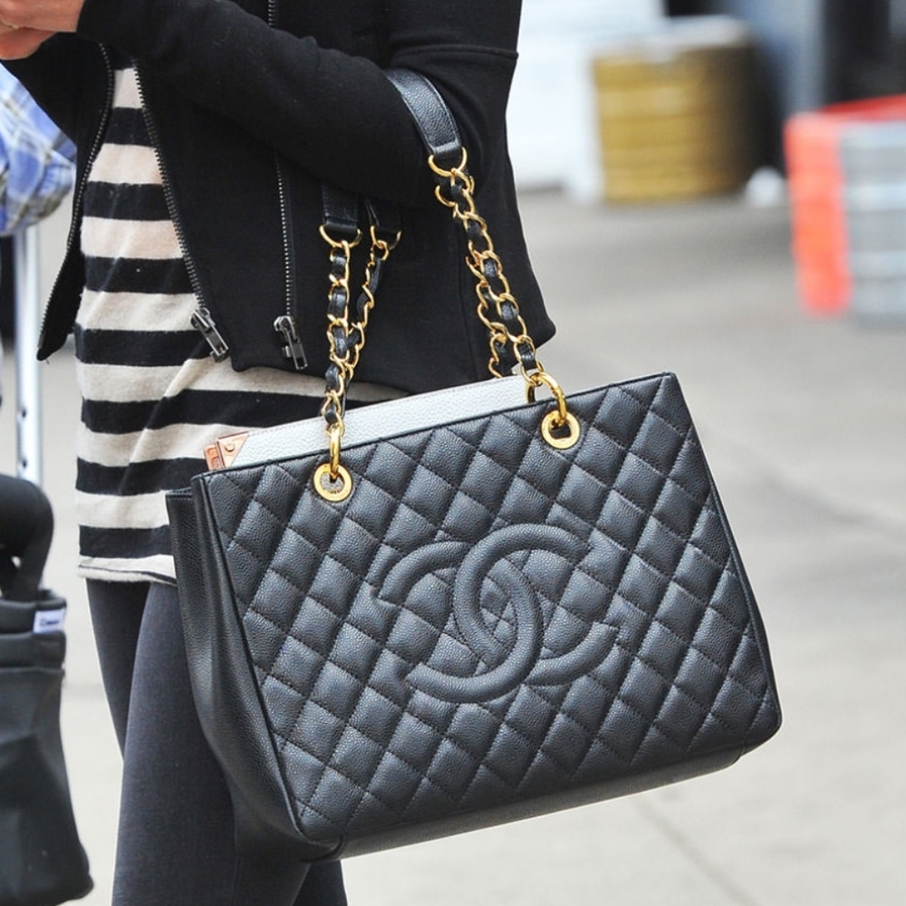 Authentic Chanel caviar grand shopping bag